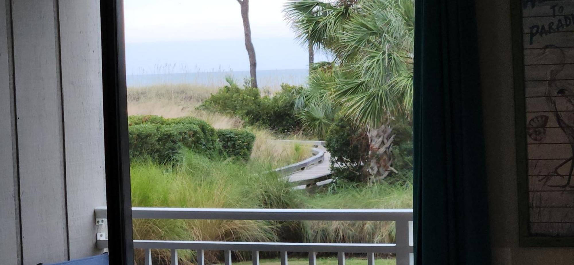 Ocean Dunes Villas #111, Beach Condo In Coligny Beach, 43 S Forest Beach Dr, Hilton Head Sc, Oceanfront Condo, Heated Pool, By Vacation Rental Hhi Hilton Head Island Phòng bức ảnh